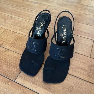 Sling back 90’s vintage Chanel Heels